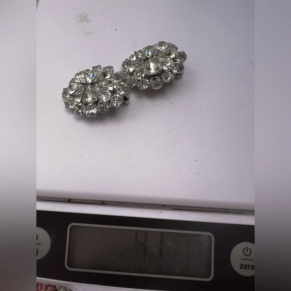 Vintage Exquisite Large diamond Rhinestone Clip On Statement Earrings - Picture 4 of 4